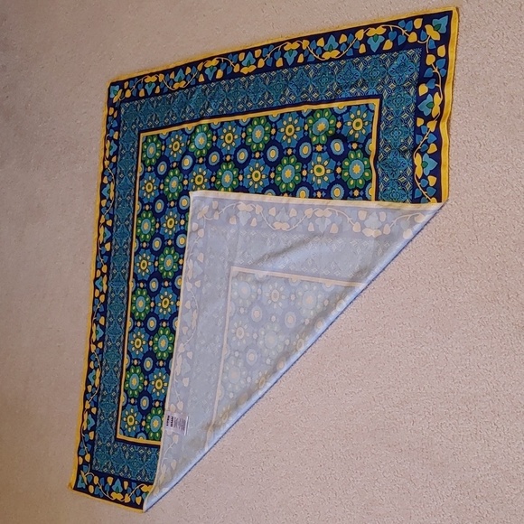 🌻Vibrant Lush Bohemian Floral Knot Wrap Scarf - Picture 4 of 7